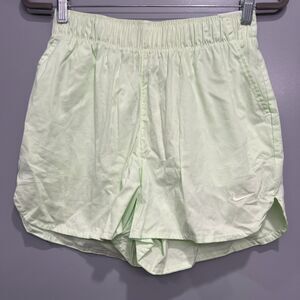 Nike Women's Loose Fit High Rise Mid Thigh Length Shorts - S